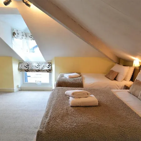 Bed and Breakfast Seasons 4*