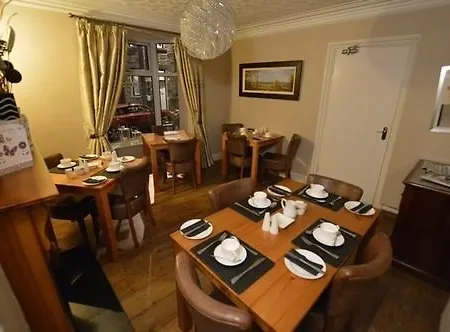 Πανσιόν Seasons 4*